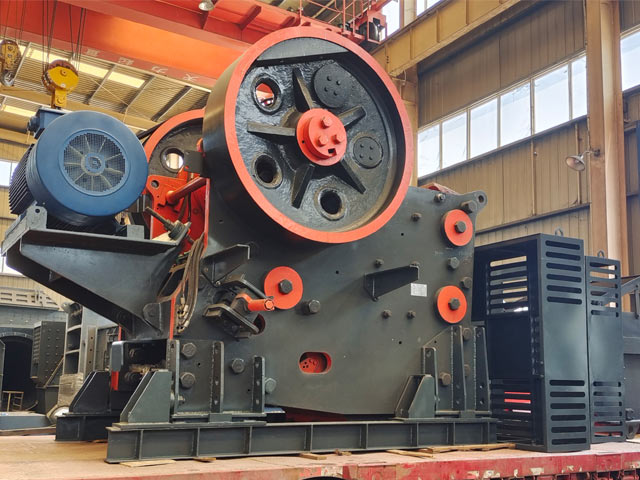 再掀砂石狂潮！中意JC110顎式破碎機(jī)裝載發(fā)貨